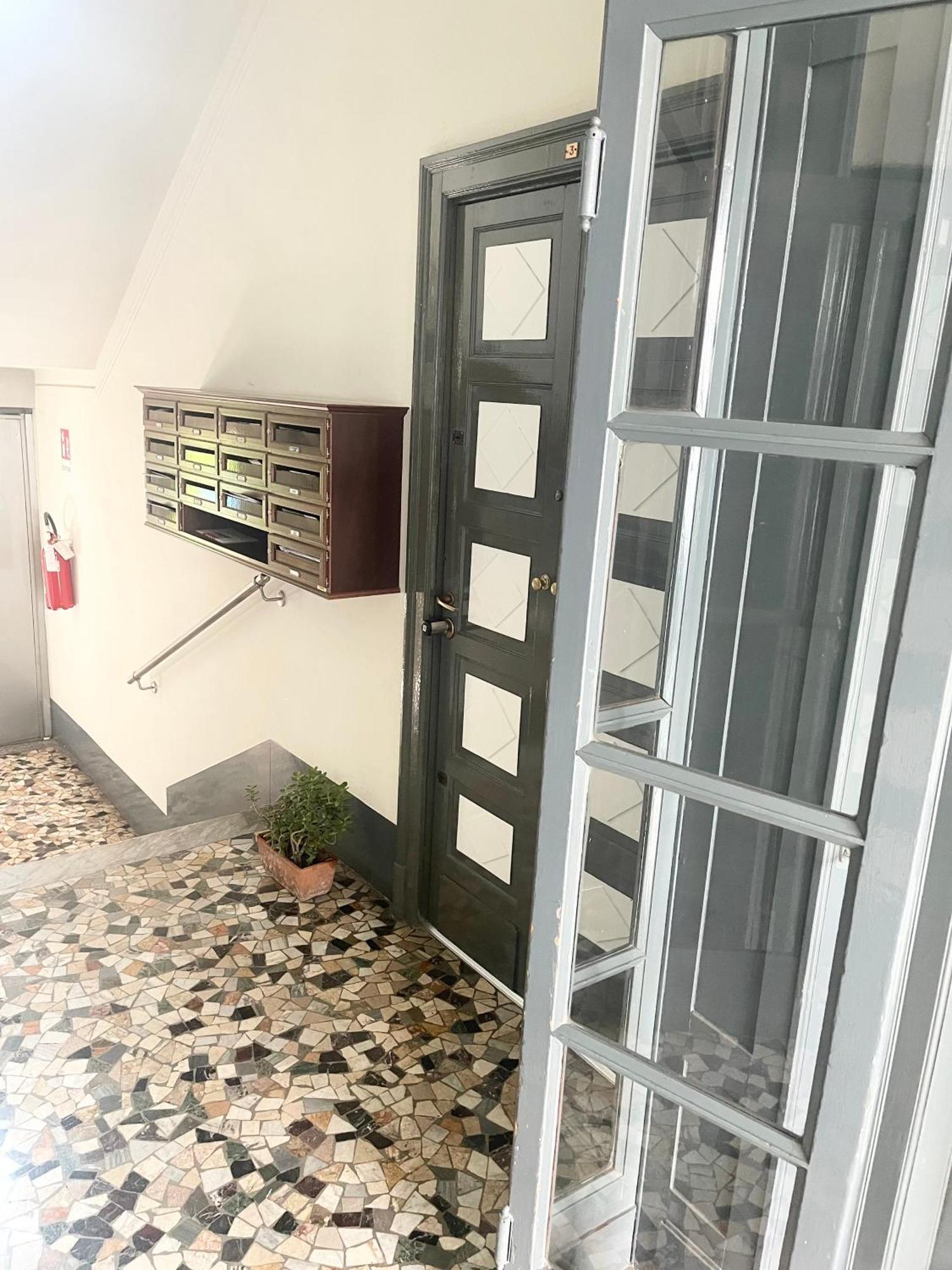Ampio Bilocale Zona Navigli Apartment Milan Bagian luar foto