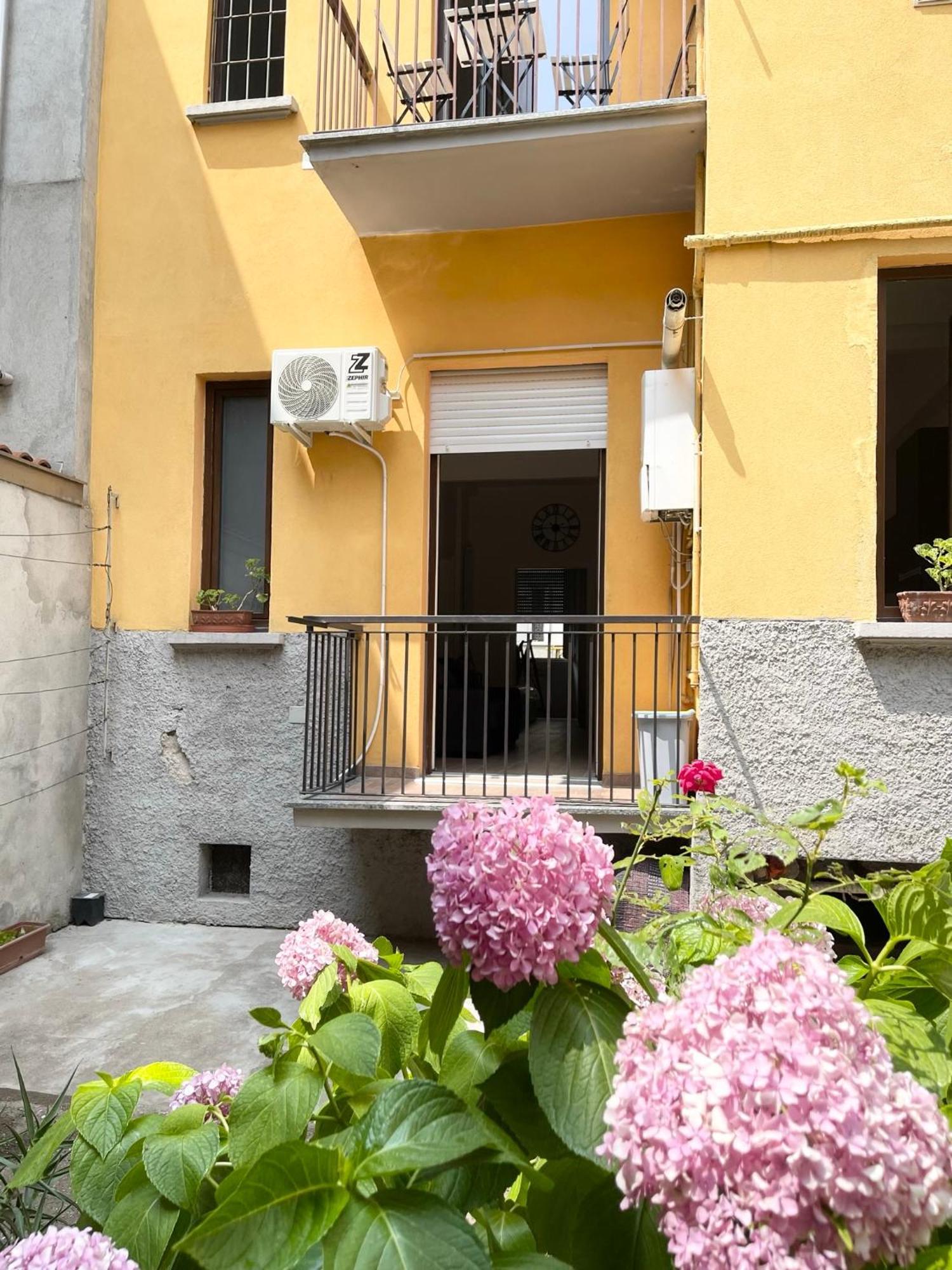 Ampio Bilocale Zona Navigli Apartment Milan Bagian luar foto