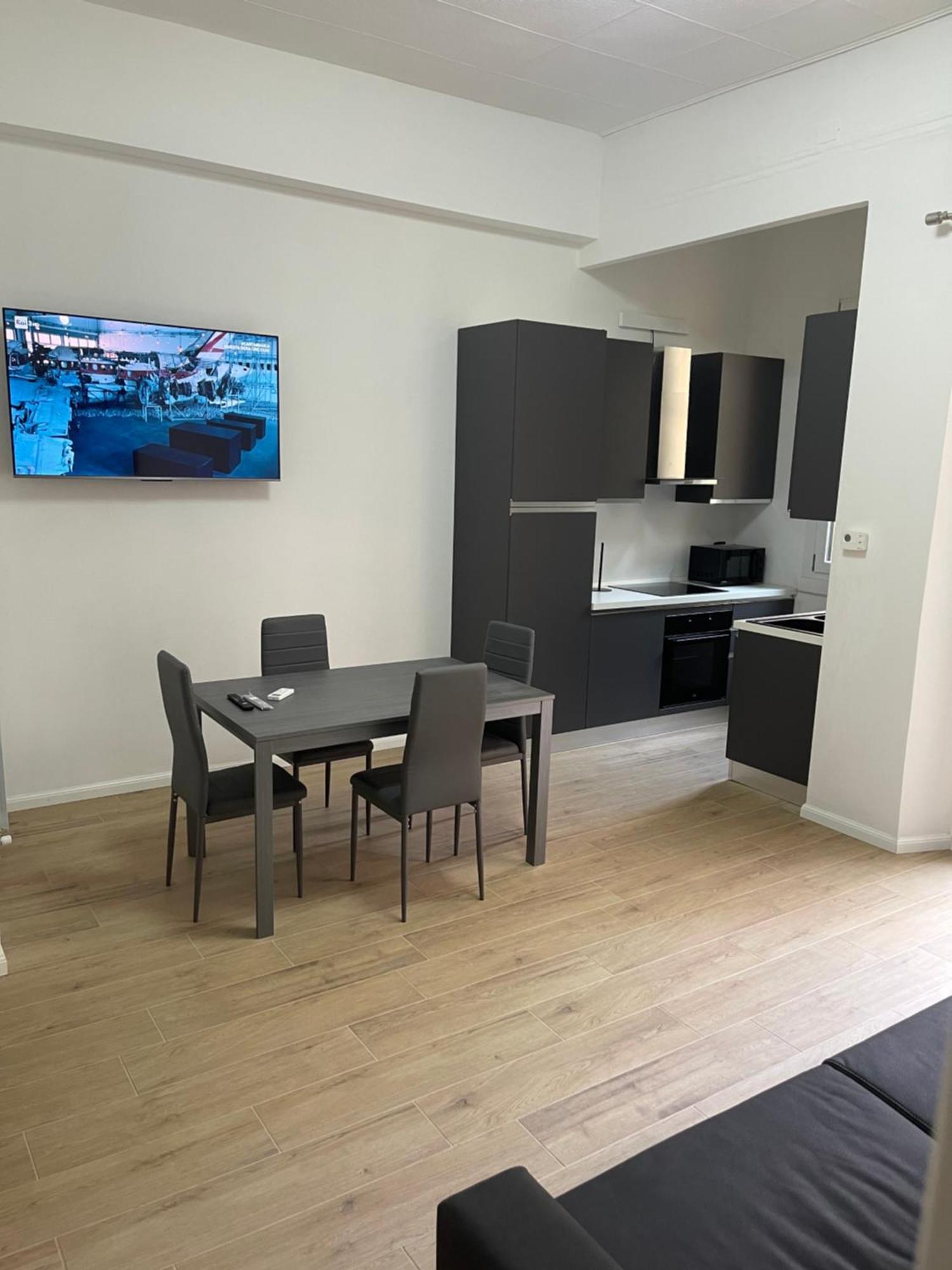 Ampio Bilocale Zona Navigli Apartment Milan Bagian luar foto